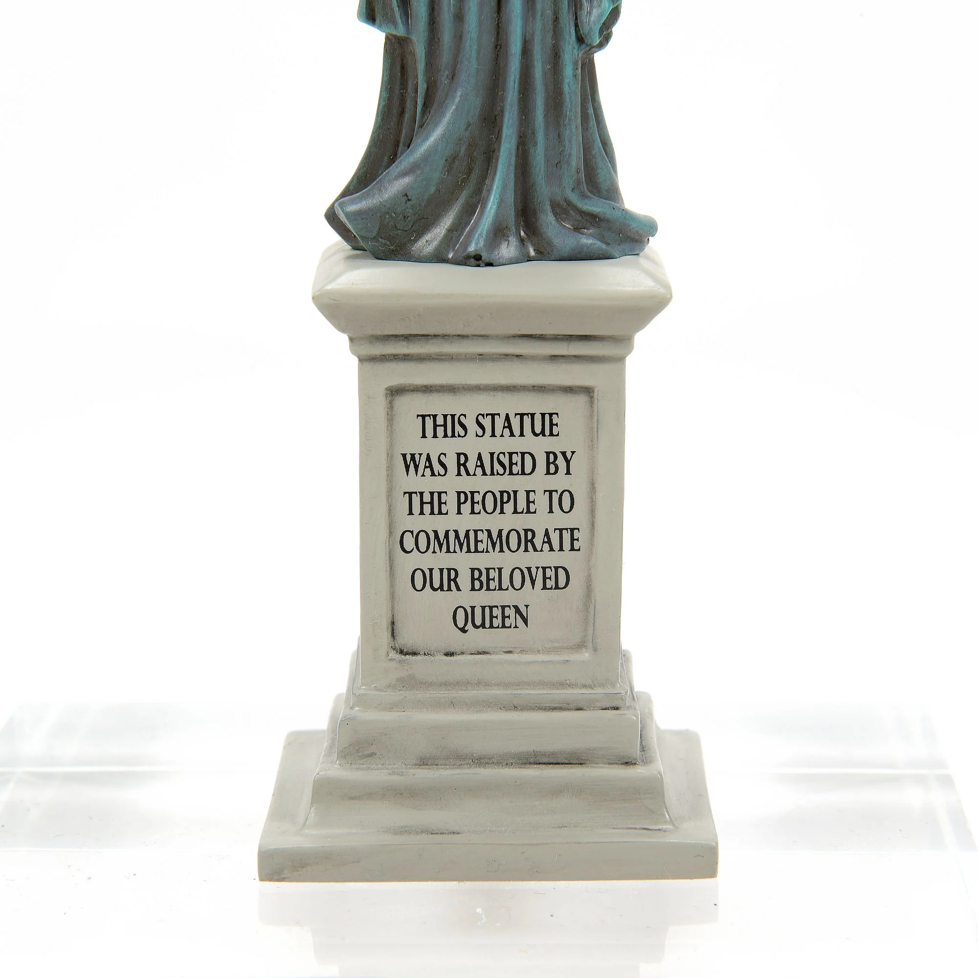 A Monument for Her Majesty - Dickens Village - Image 6