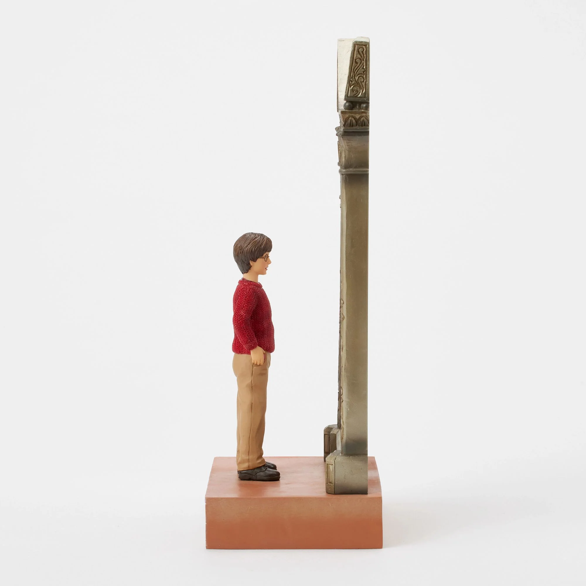 Harry Potter & the Mirror of Erised Figurine - "Harry's Reflection" - Image 5