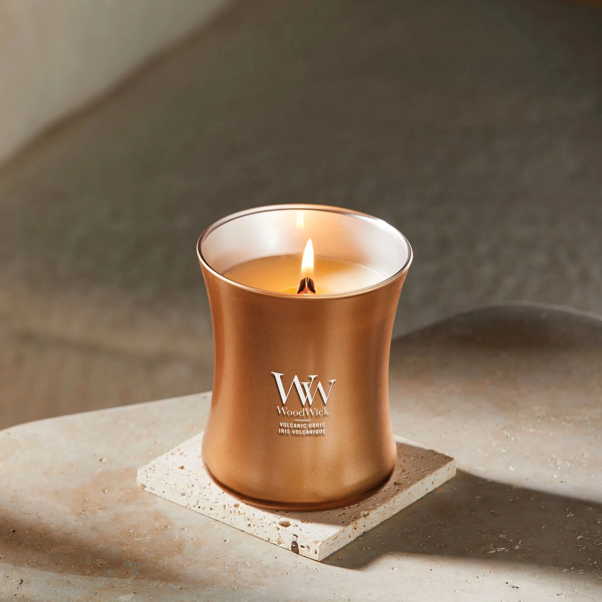 Volcanic Orris Medium Hourglass by WoodWick - Image 8