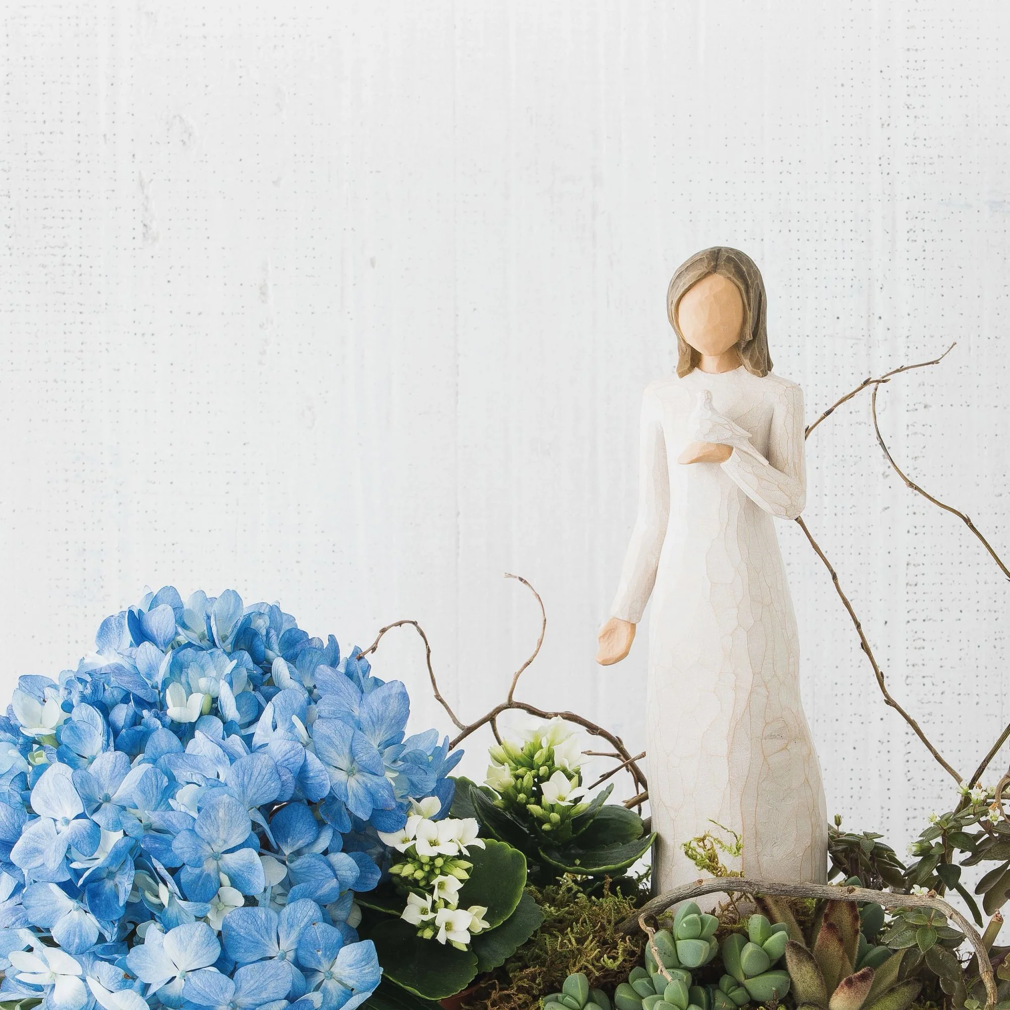 With sympathy Figurine by Willow Tree - Image 2